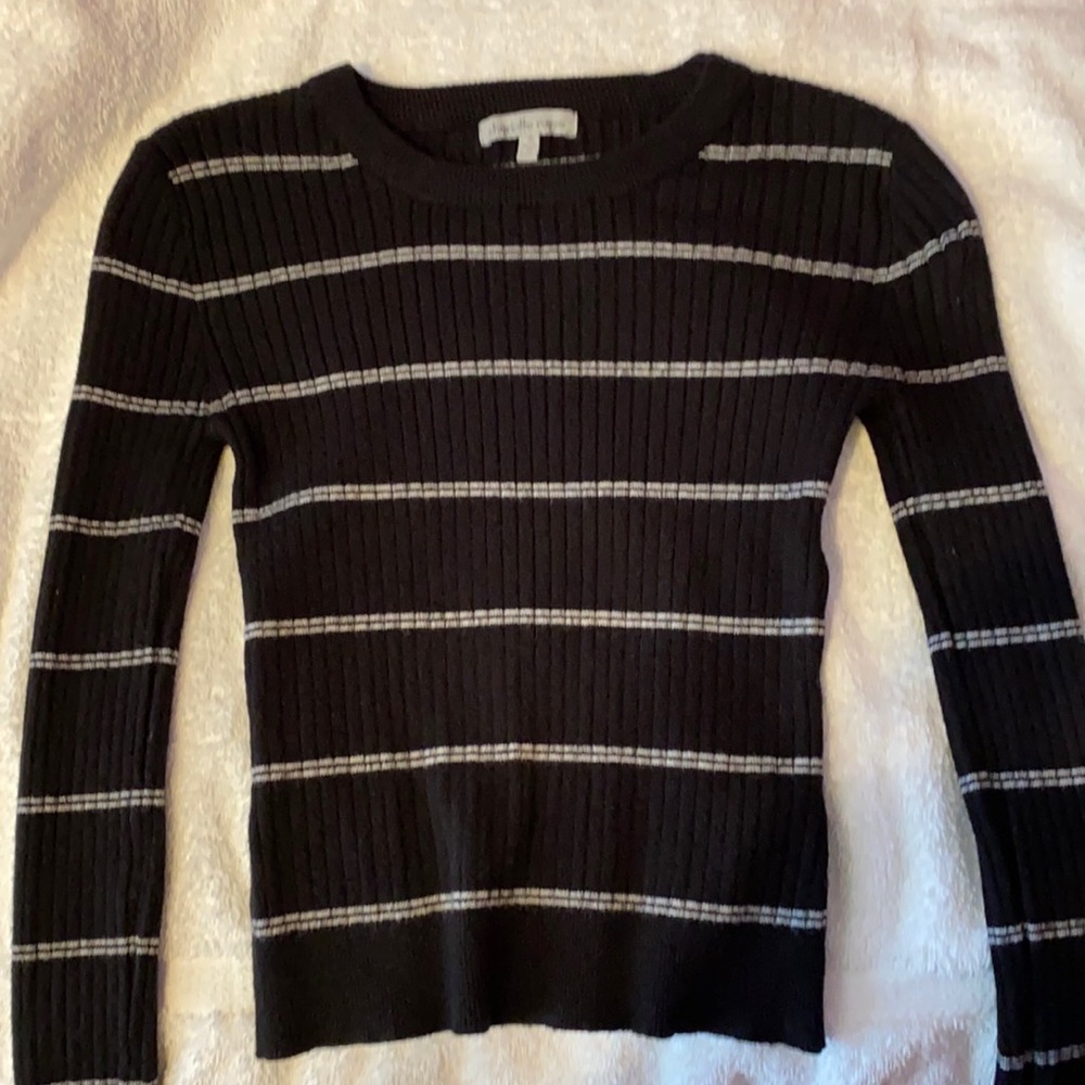 Black and white shirt.